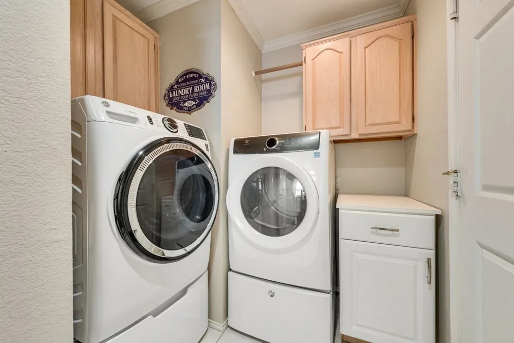 6239 Cupertino Trail Dallas, TX 75252