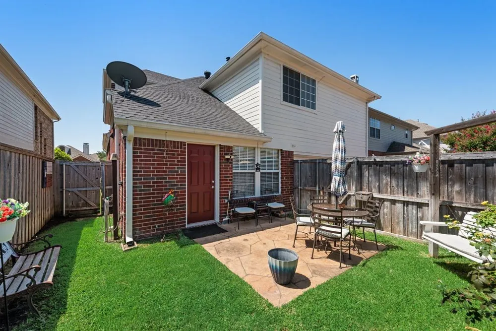 6239 Cupertino Trail Dallas, TX 75252