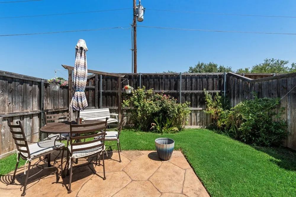 6239 Cupertino Trail Dallas, TX 75252