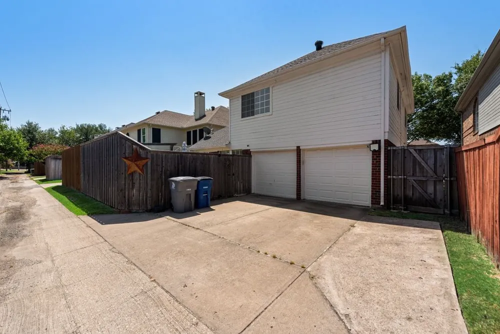 6239 Cupertino Trail Dallas, TX 75252