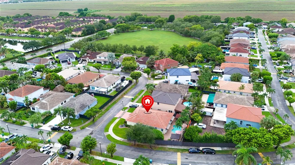 16437 SW 76th Ter Miami, FL 33193