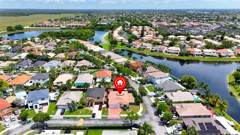 16437 SW 76th Ter Miami, FL 33193