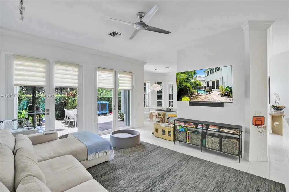 3690 NE 199th St #3690 Aventura, FL 33180