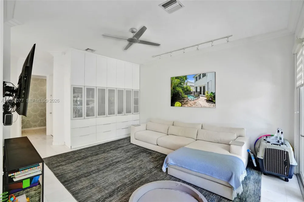 3690 NE 199th St #3690 Aventura, FL 33180