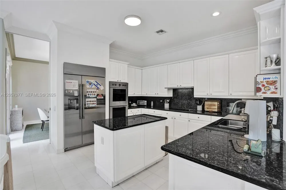 3690 NE 199th St #3690 Aventura, FL 33180