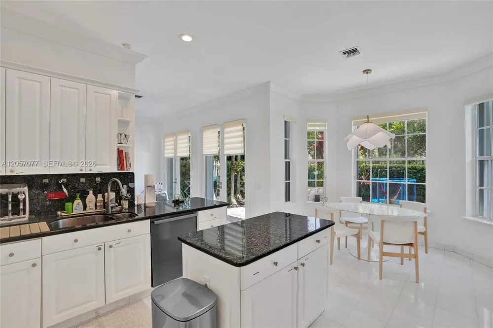 3690 NE 199th St #3690 Aventura, FL 33180