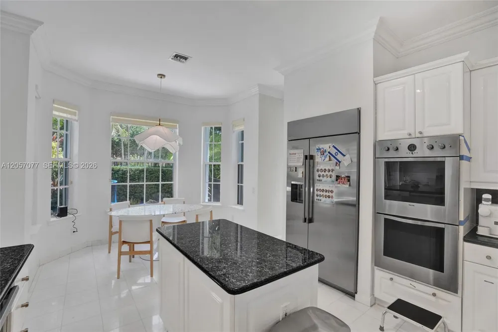 3690 NE 199th St #3690 Aventura, FL 33180