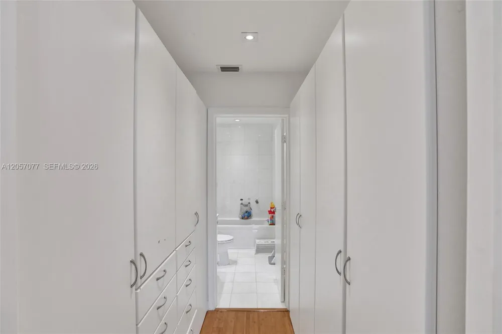 3690 NE 199th St #3690 Aventura, FL 33180