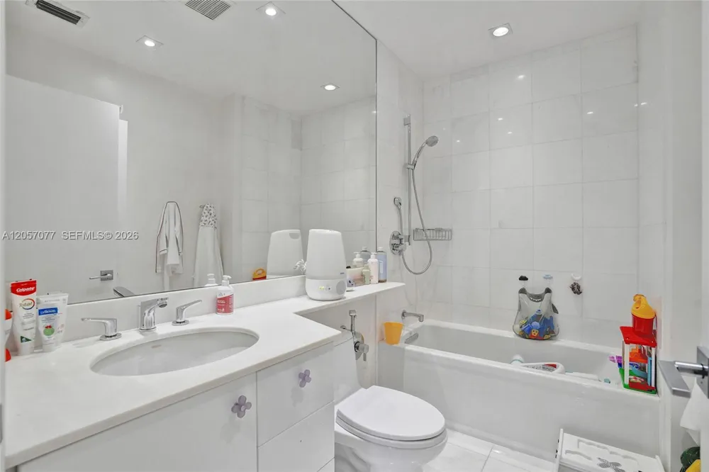 3690 NE 199th St #3690 Aventura, FL 33180