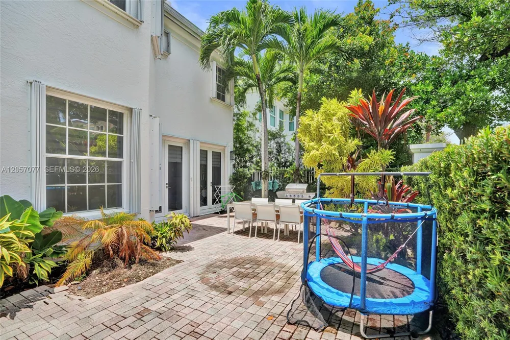 3690 NE 199th St #3690 Aventura, FL 33180