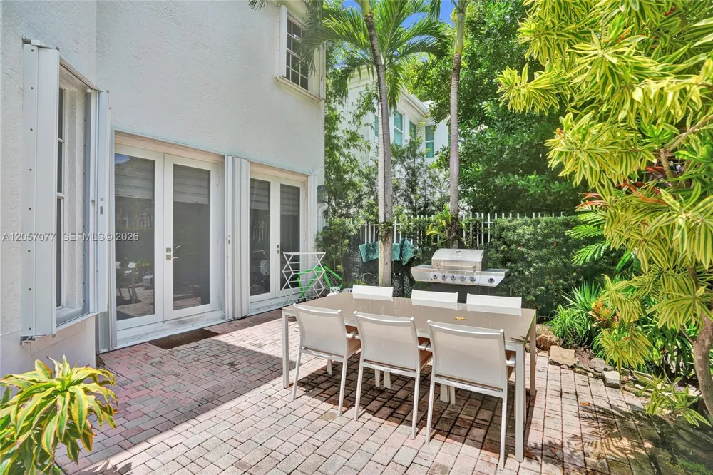 3690 NE 199th St #3690 Aventura, FL 33180