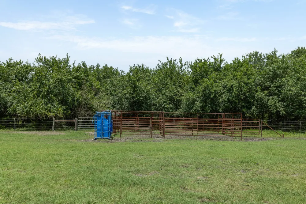 3738 Country Road 222 Anderson, TX 77830