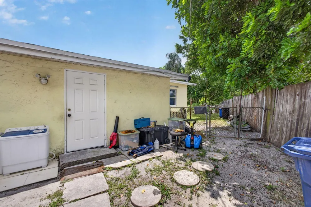 1220 Cherokee Street Jupiter, FL 33458