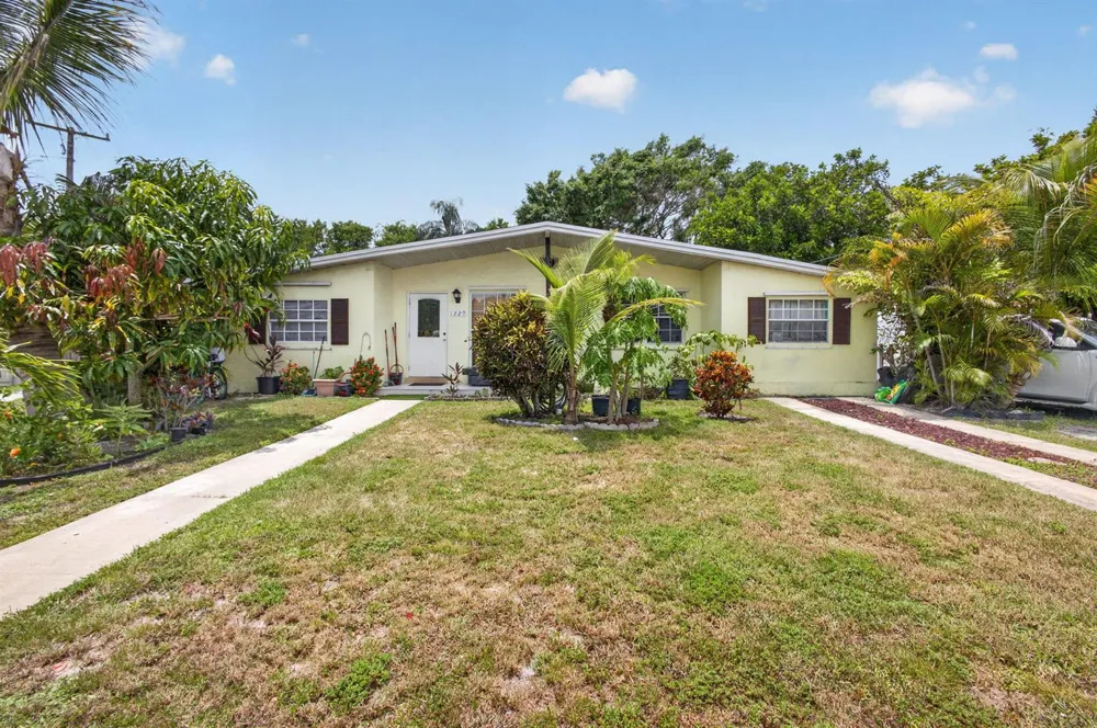1220 Cherokee Street Jupiter, FL 33458