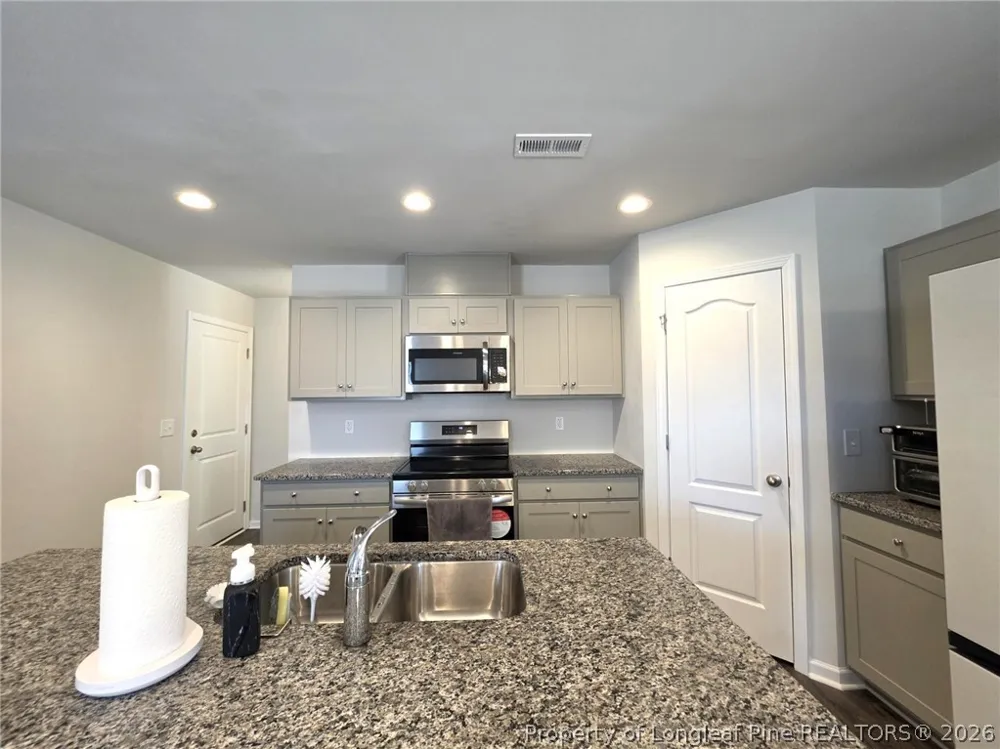 233 Chinook Lane Raeford, NC 28376