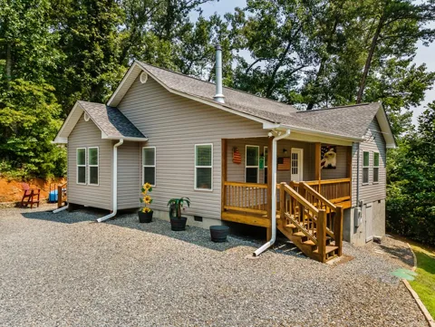 216 Hideaway Road
