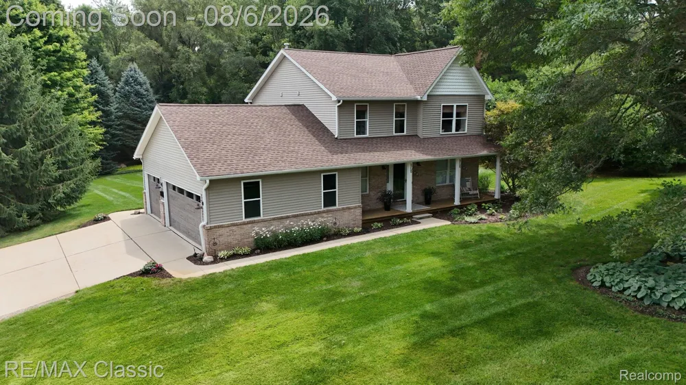 8655 Pettysville Road Hamburg Township, MI 48169