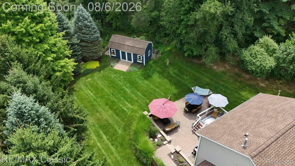 8655 Pettysville Road Hamburg Township, MI 48169