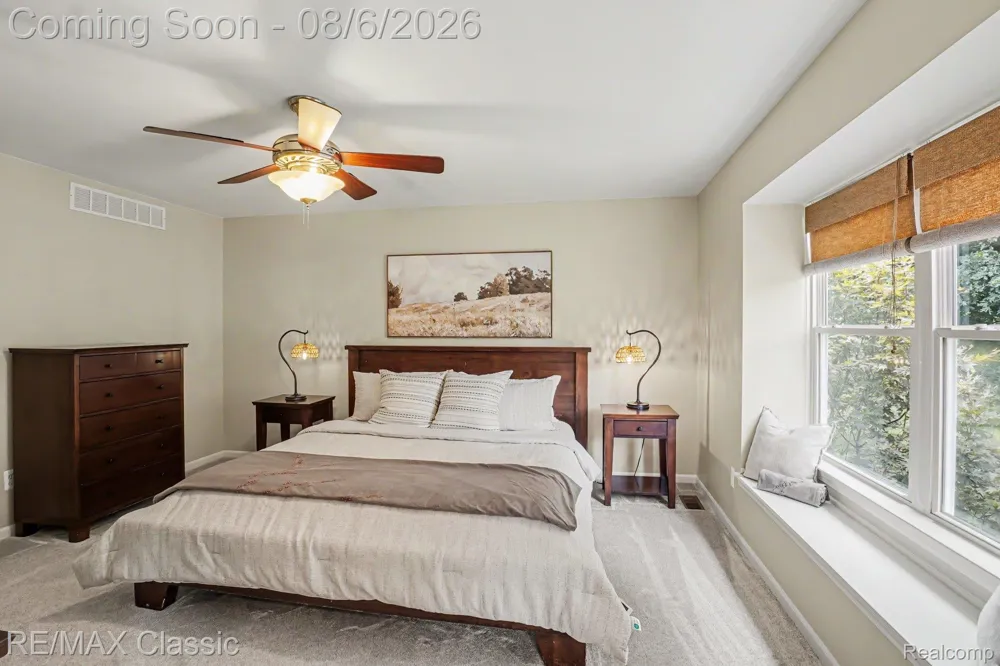 8655 Pettysville Road Hamburg Township, MI 48169