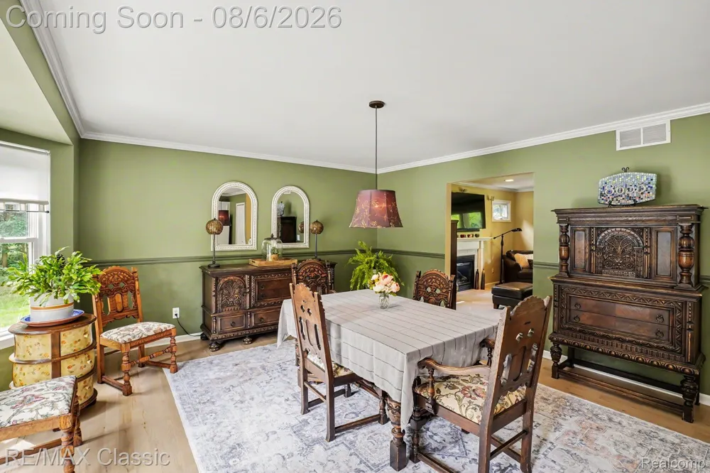 8655 Pettysville Road Hamburg Township, MI 48169