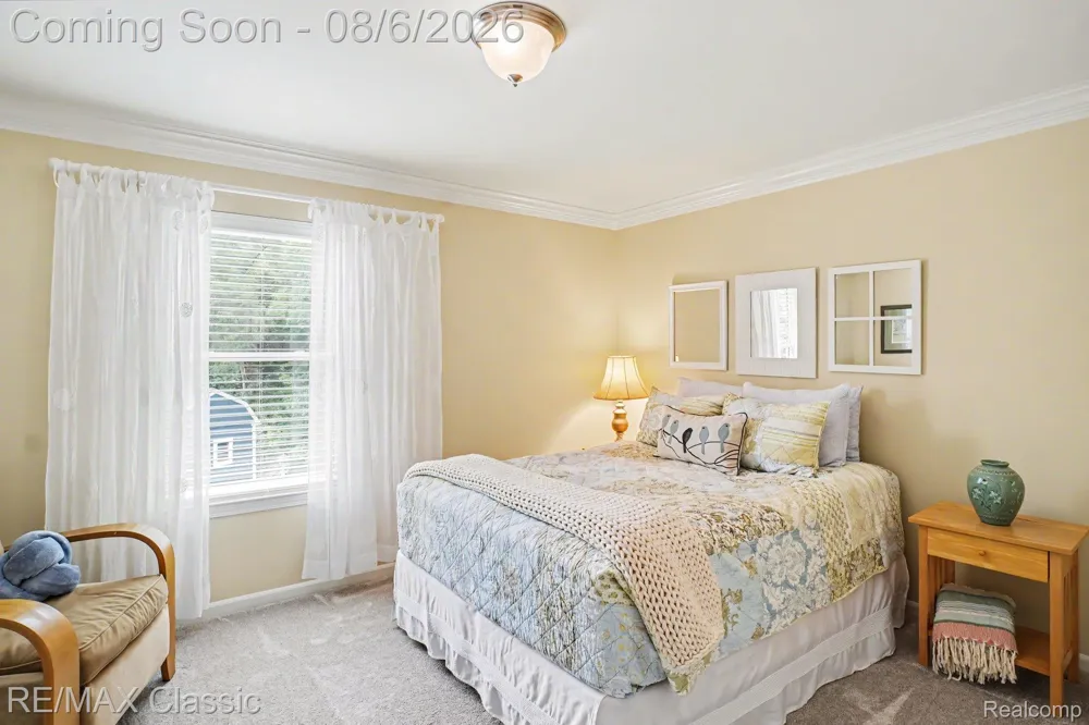 8655 Pettysville Road Hamburg Township, MI 48169
