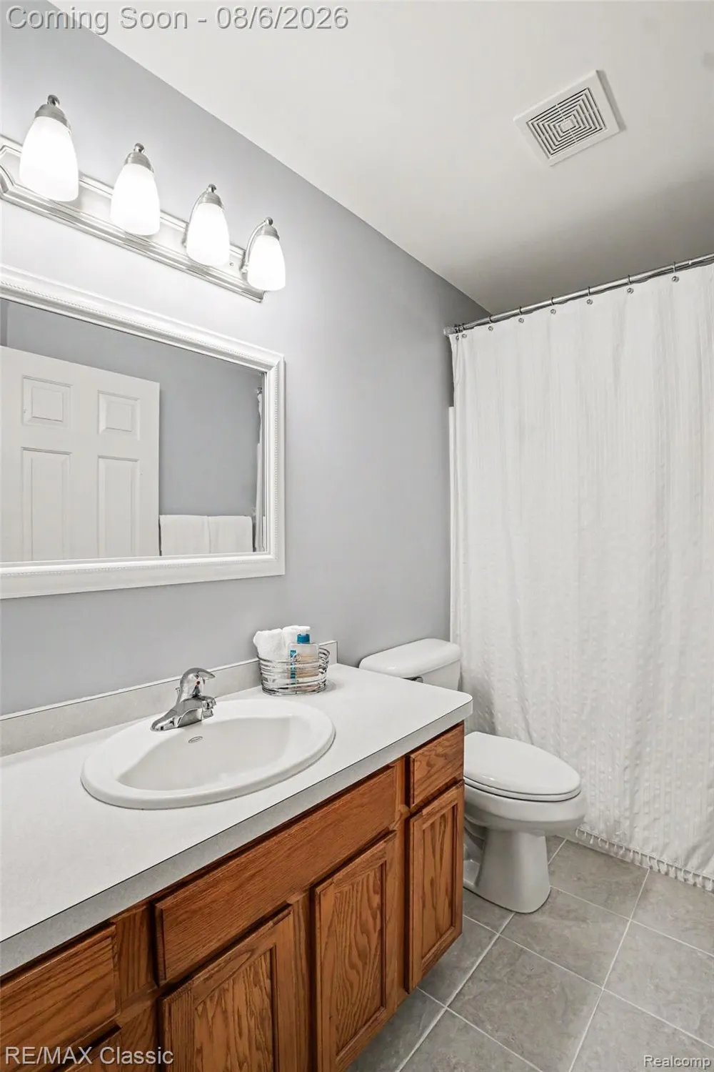 8655 Pettysville Road Hamburg Township, MI 48169