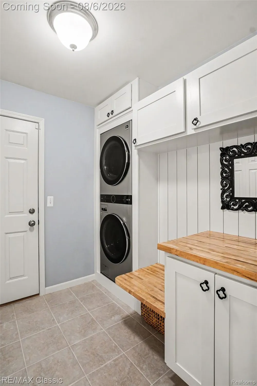 8655 Pettysville Road Hamburg Township, MI 48169