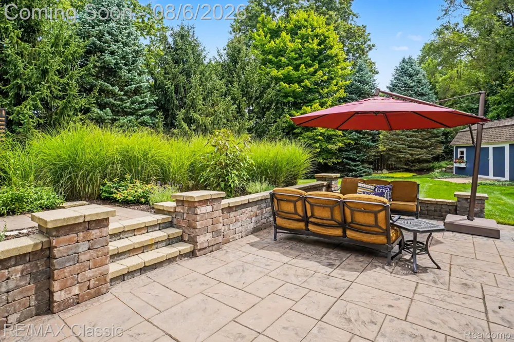8655 Pettysville Road Hamburg Township, MI 48169