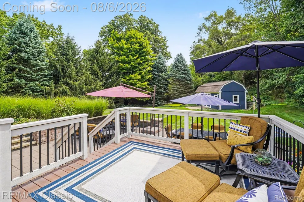8655 Pettysville Road Hamburg Township, MI 48169