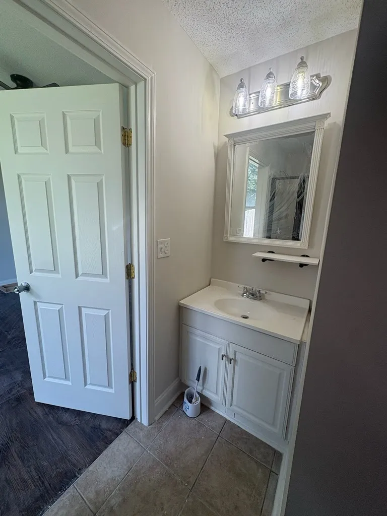18215 Main Street Woodbury, GA 30293