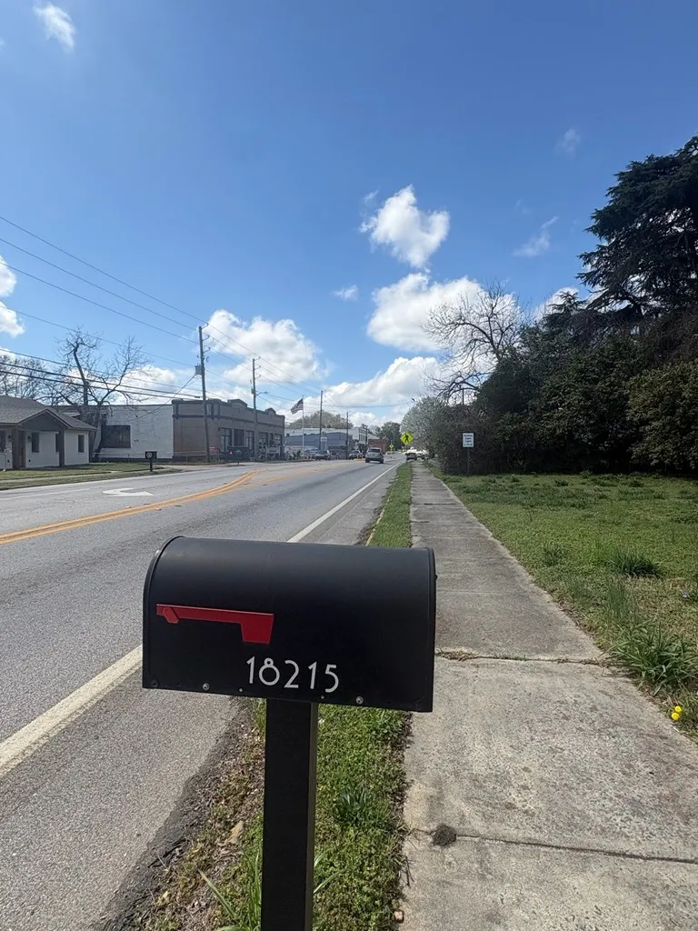 18215 Main Street Woodbury, GA 30293