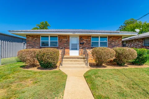 1605 Foust Street