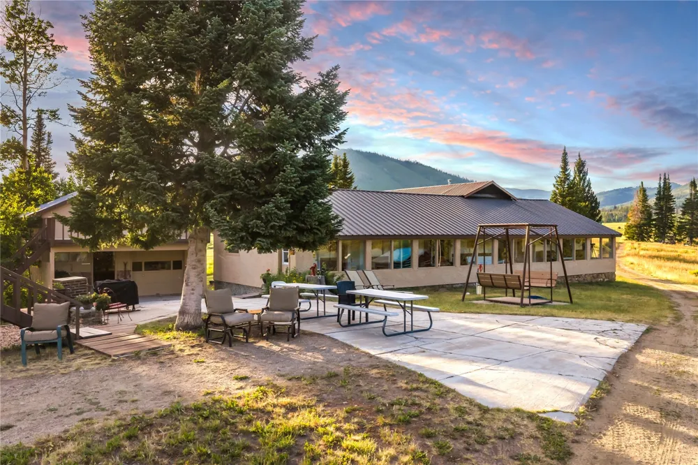 28400 COUNTY ROAD 209A Clark, CO 80487