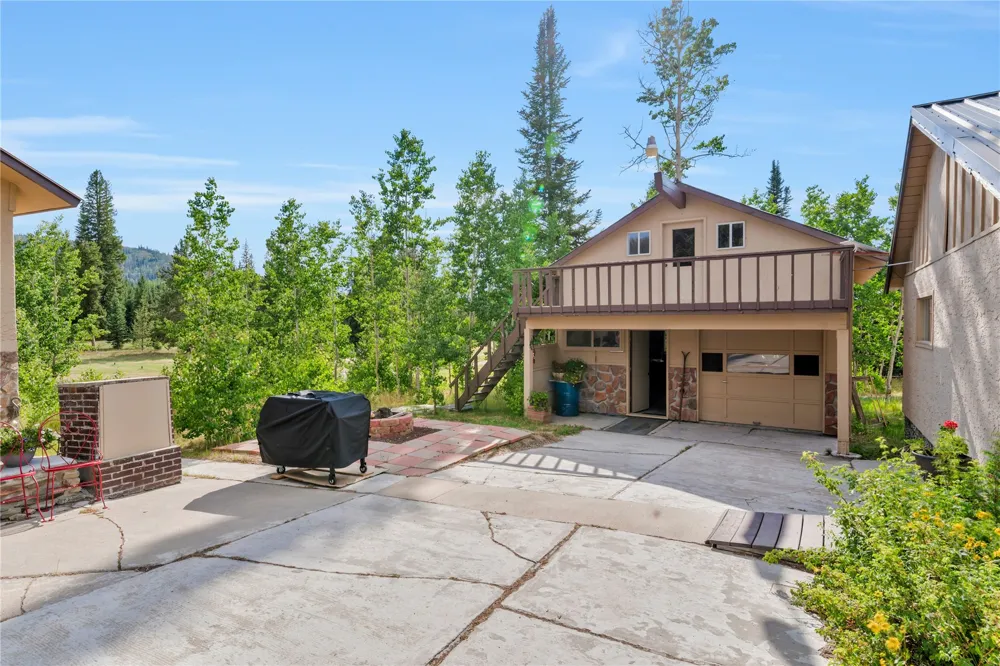 28400 COUNTY ROAD 209A Clark, CO 80487