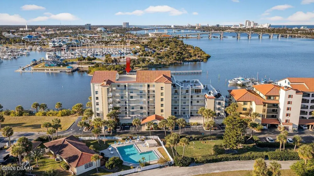 522 Marina Point Drive Daytona Beach, FL 32114
