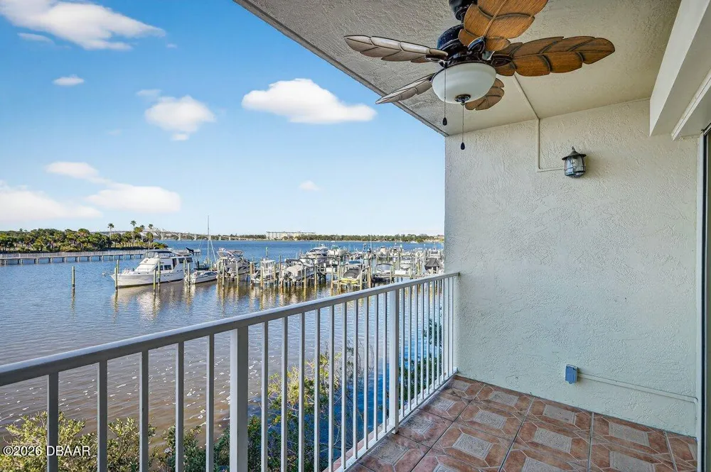 522 Marina Point Drive Daytona Beach, FL 32114