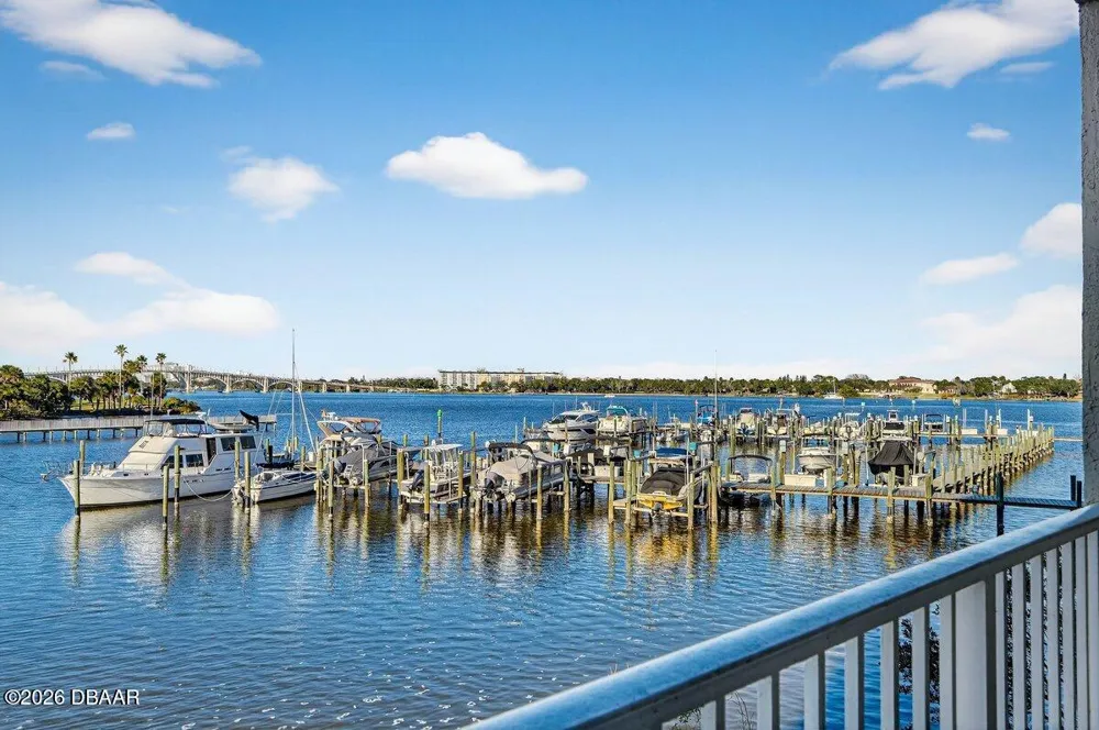 522 Marina Point Drive Daytona Beach, FL 32114