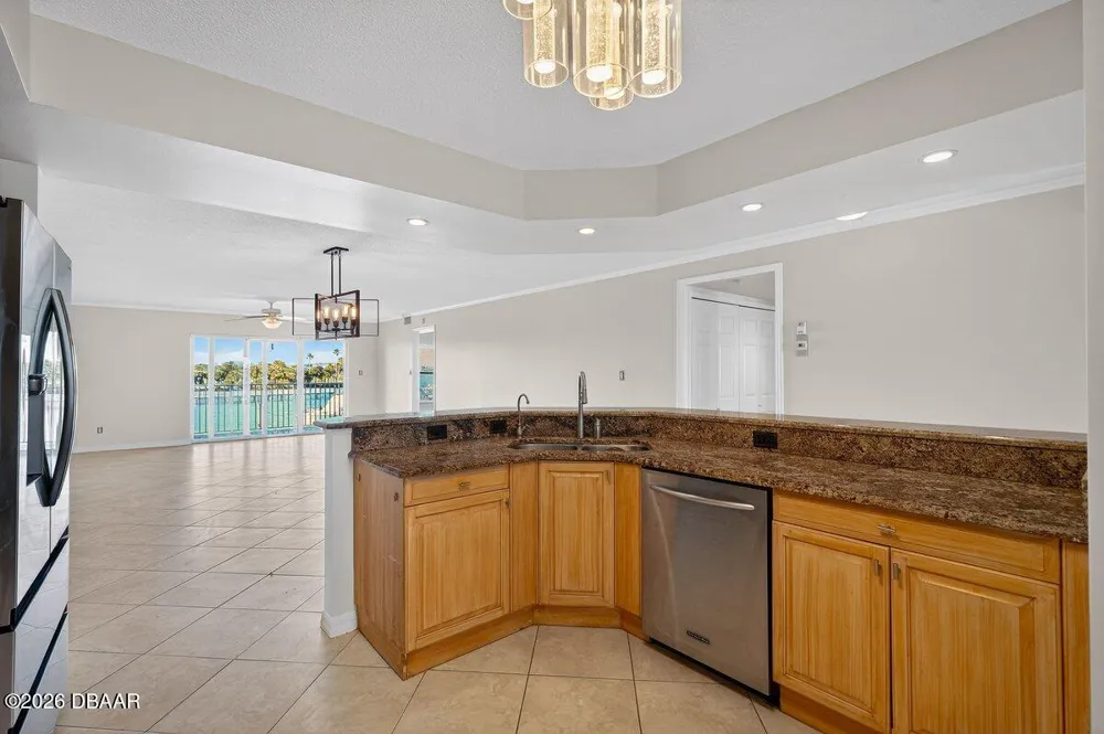 522 Marina Point Drive Daytona Beach, FL 32114
