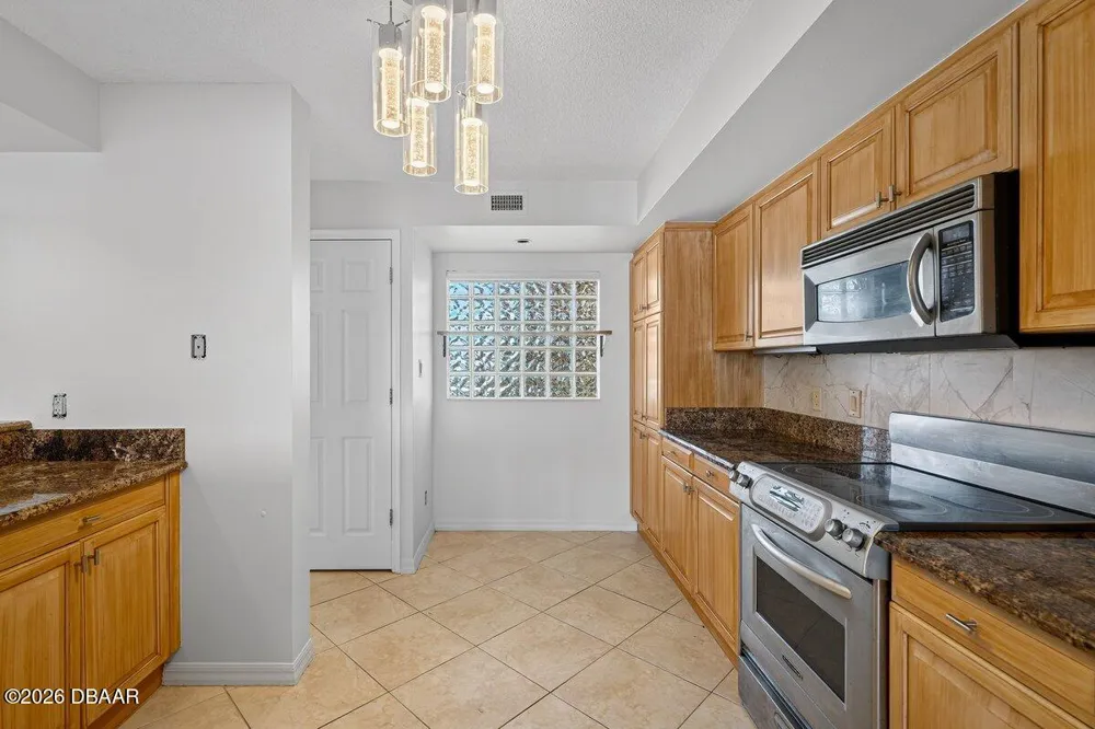 522 Marina Point Drive Daytona Beach, FL 32114