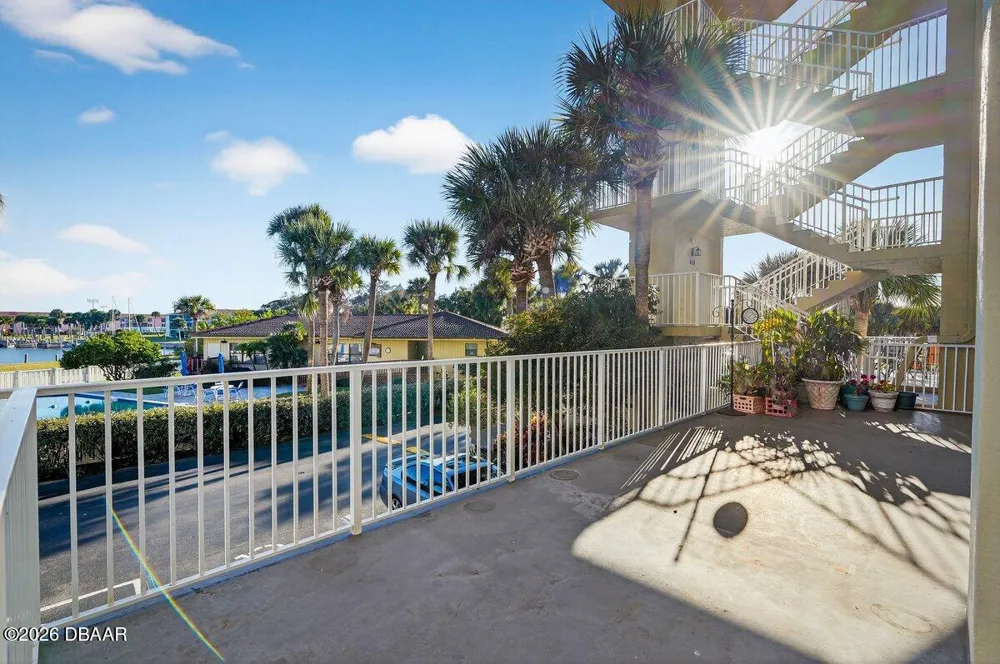 522 Marina Point Drive Daytona Beach, FL 32114