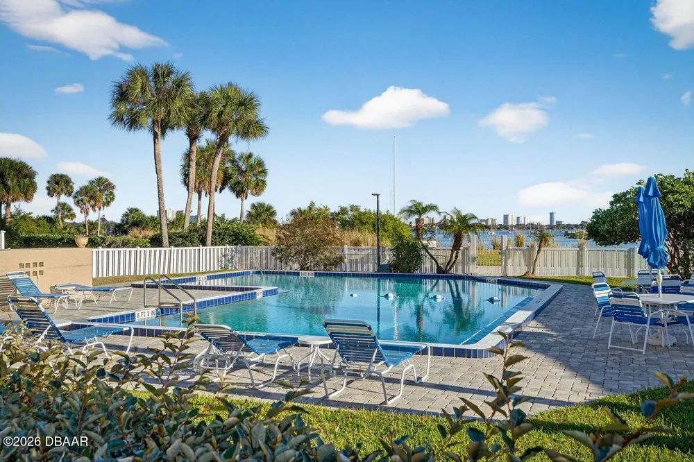 522 Marina Point Drive Daytona Beach, FL 32114