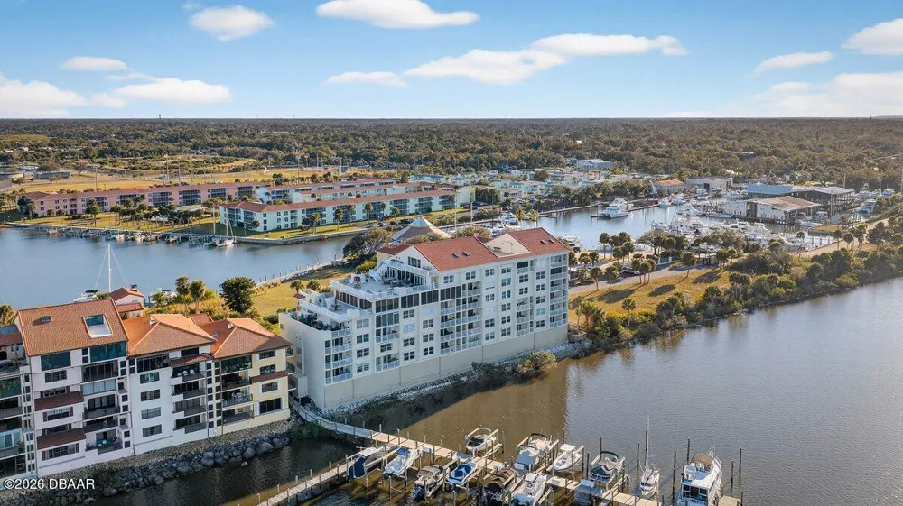 522 Marina Point Drive Daytona Beach, FL 32114
