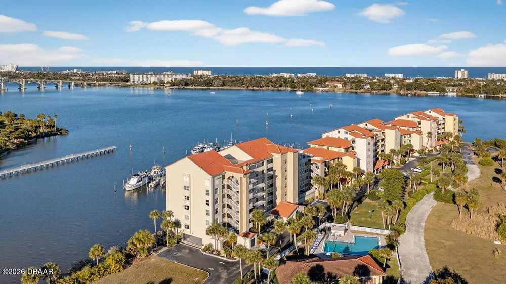 522 Marina Point Drive Daytona Beach, FL 32114