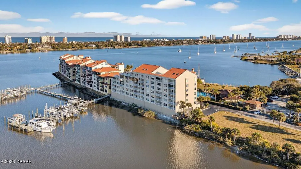 522 Marina Point Drive Daytona Beach, FL 32114