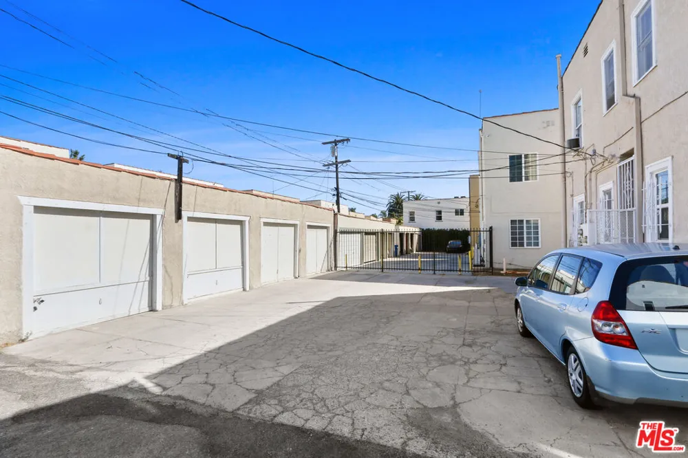 442 Orange Grove Avenue Los Angeles, CA 90036
