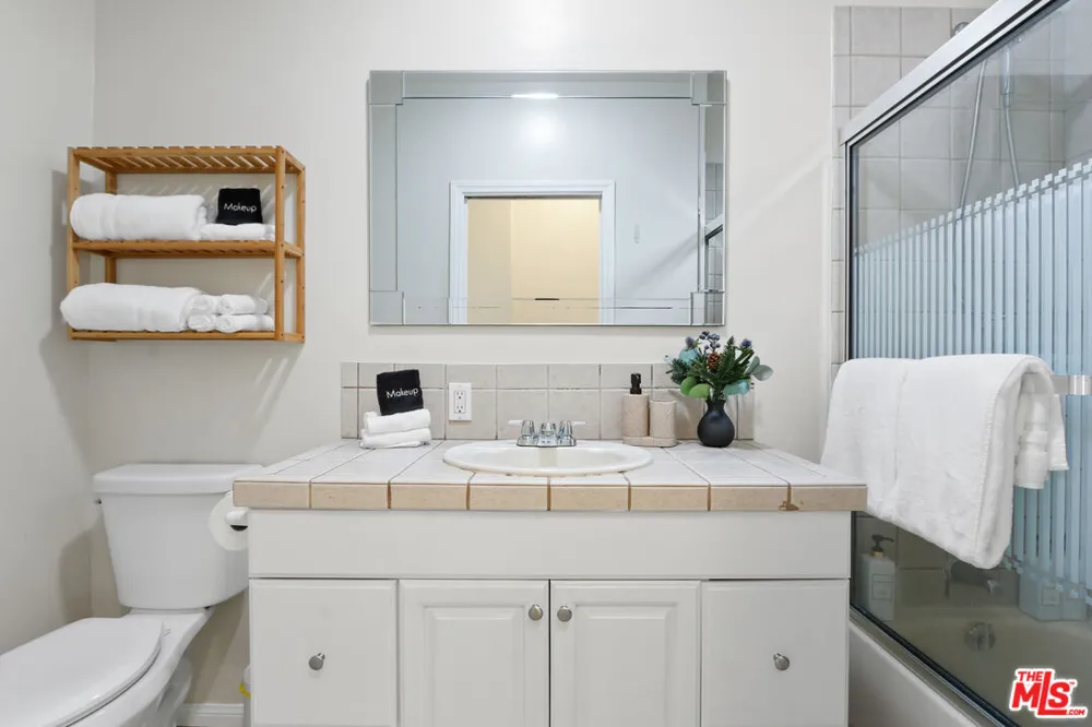 442 Orange Grove Avenue Los Angeles, CA 90036