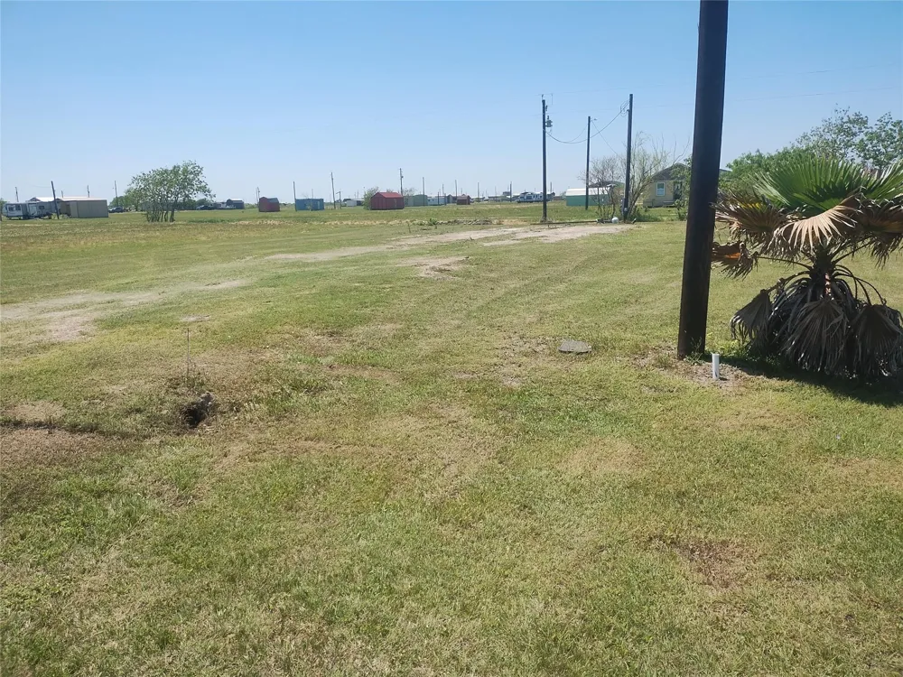 292 Haddock Palacios, TX 77465