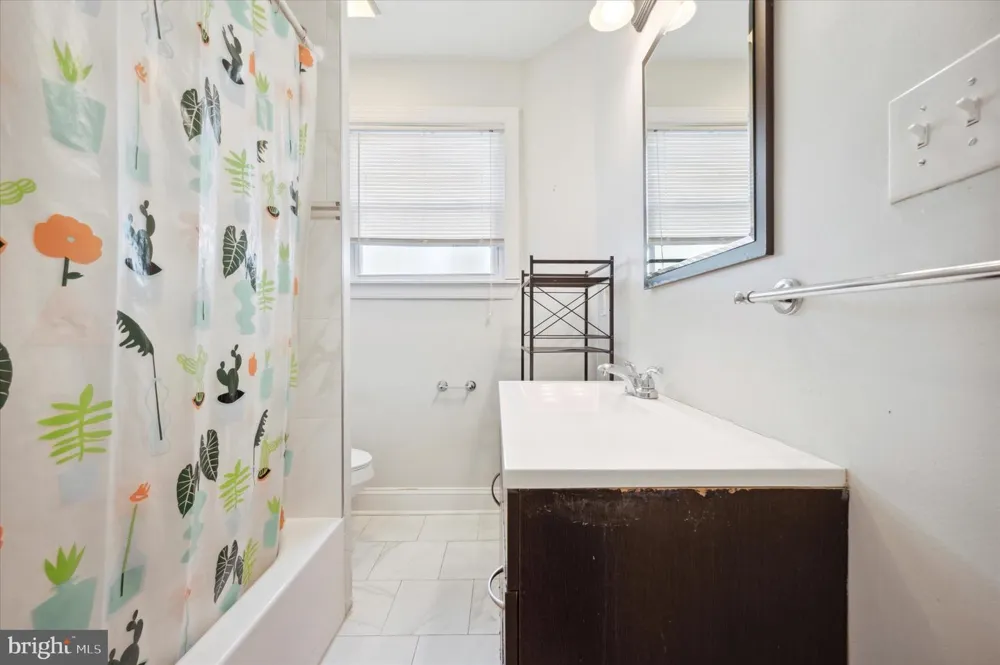 32 S CRICKET TERRACE Ardmore, PA 19003