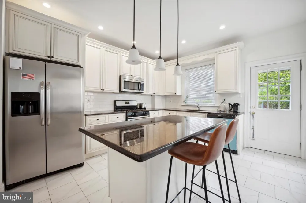 32 S CRICKET TERRACE Ardmore, PA 19003