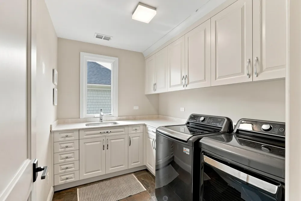 1215 Manchester Road Birmingham, MI 48009